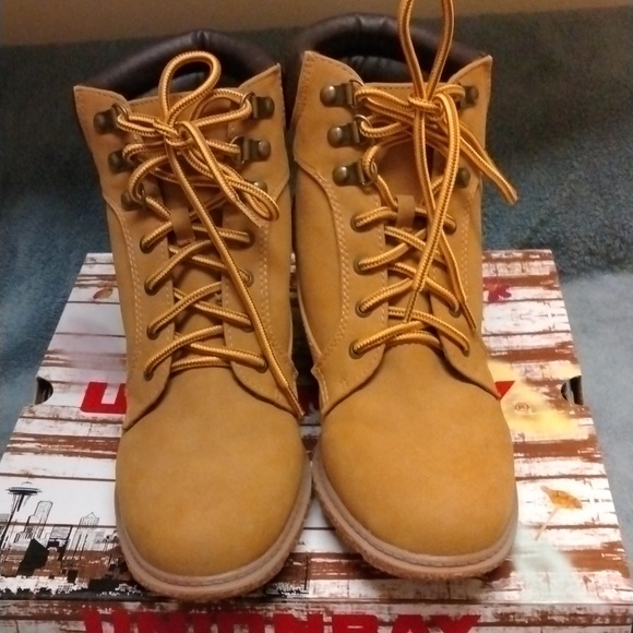 UnionBay Minimalist Comfy LaceUp 3” Wedge Ankle Boot - Picture 3 of 6